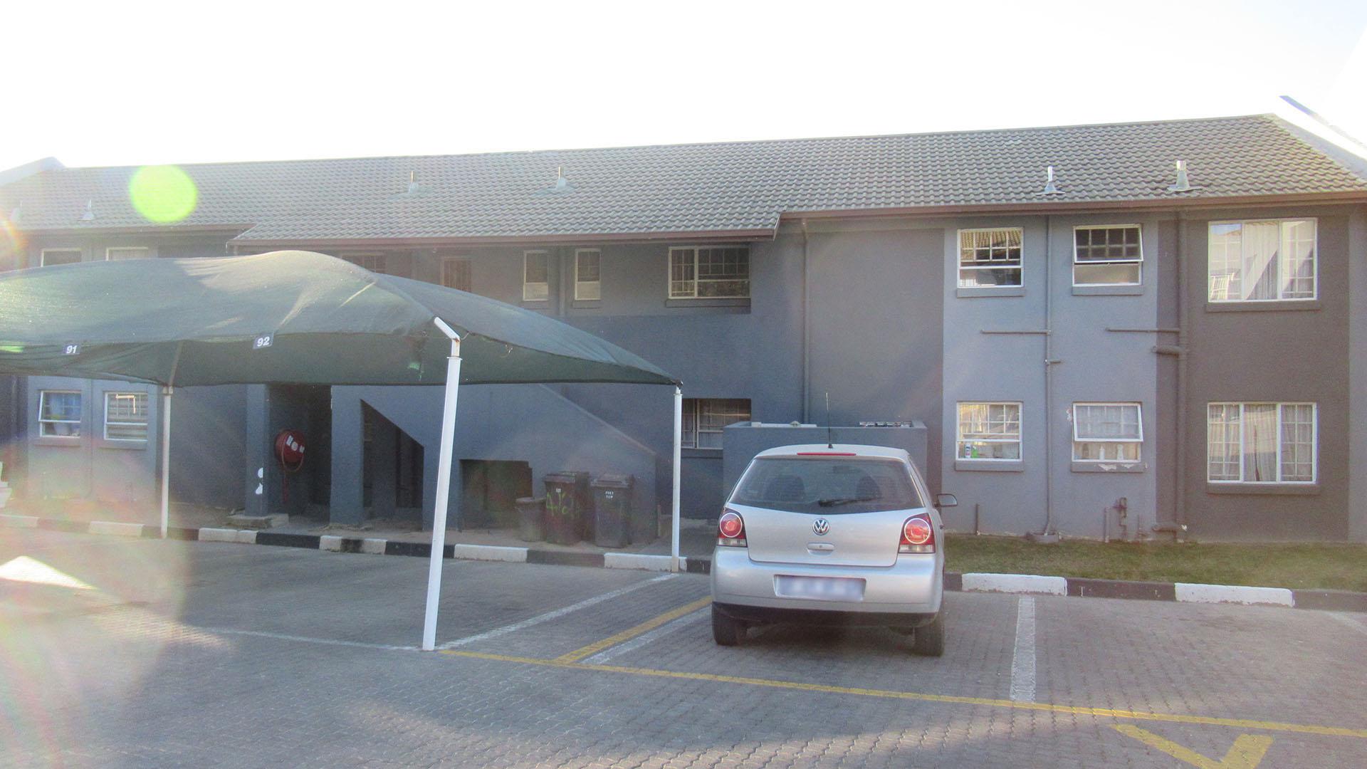 2 Bedroom Townhouse for sale in Bramley View P24114565485