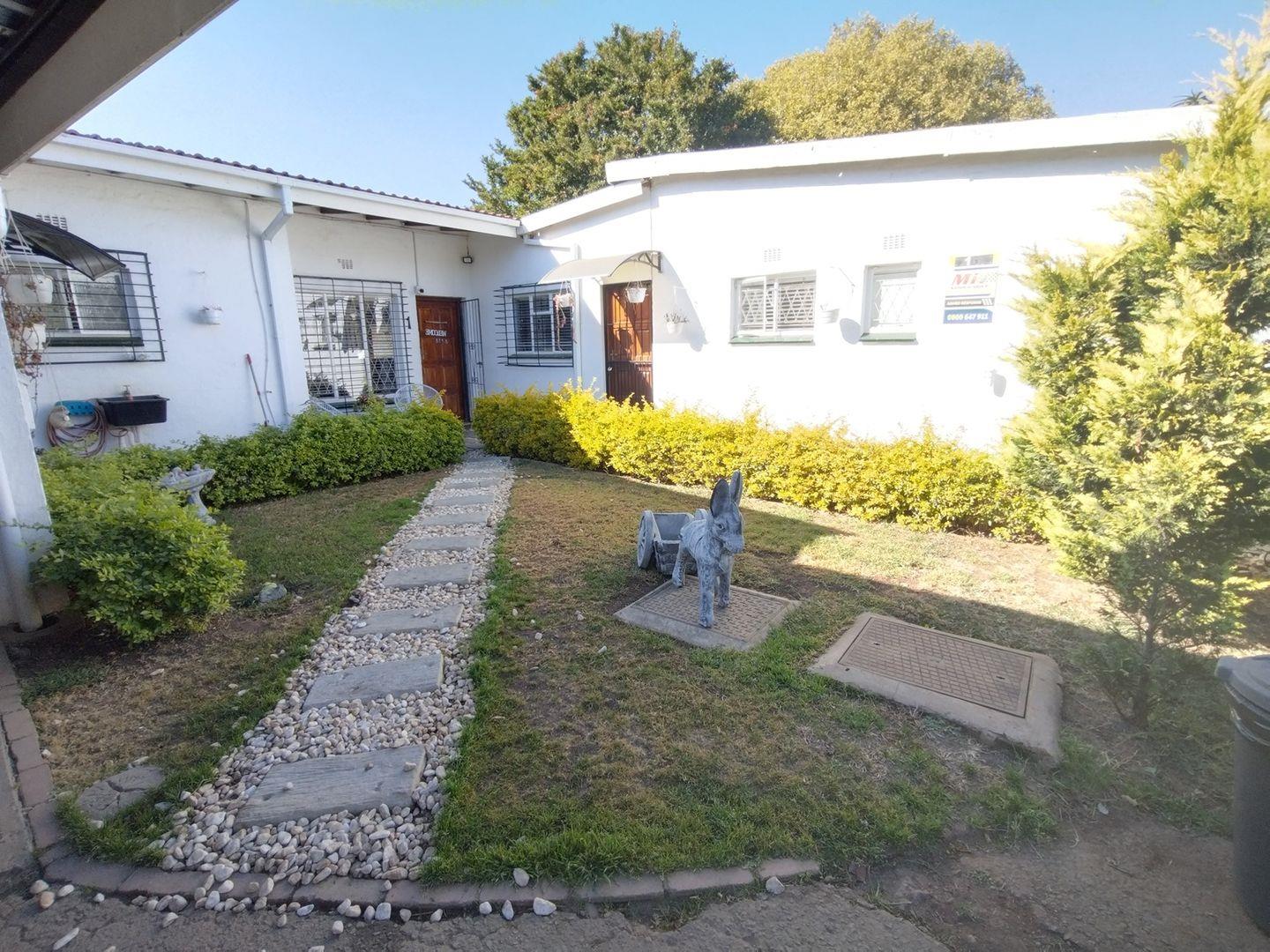 3 Bedroom House for sale in Merrivale P24114678957