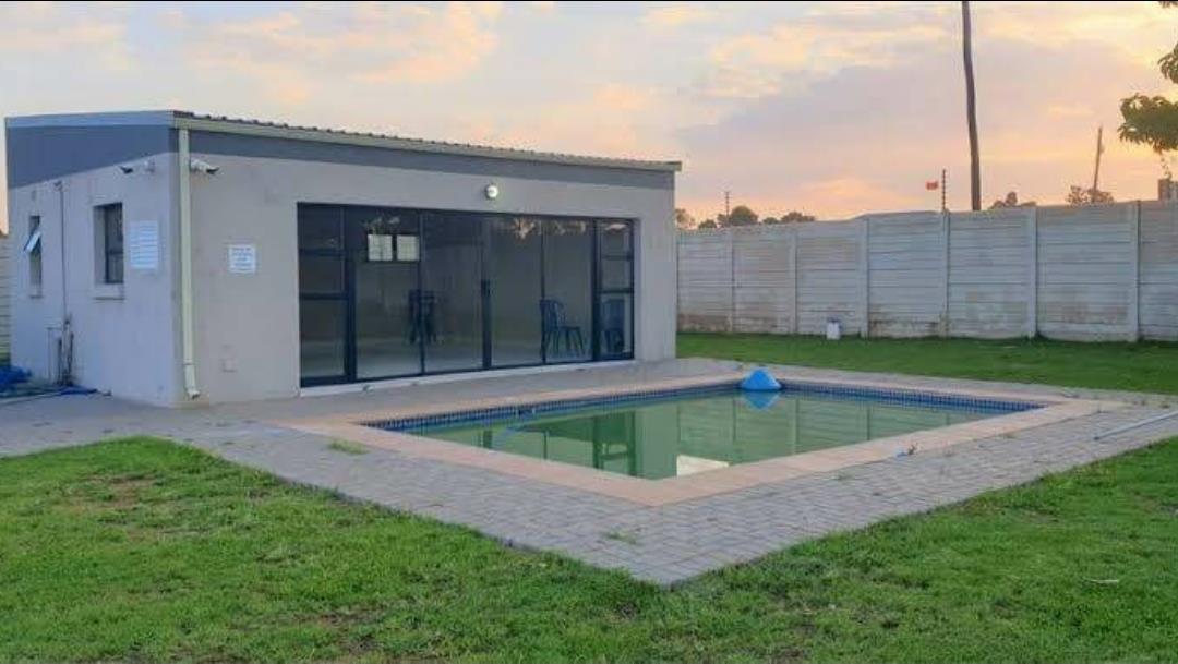 2 Bedroom Townhouse to rent in Brentwood Park 13 Kirschner Road P24