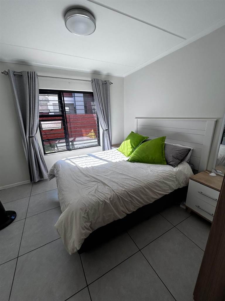 2 Bedroom Apartment / flat for sale in Pierre Van Ryneveld P24114680640