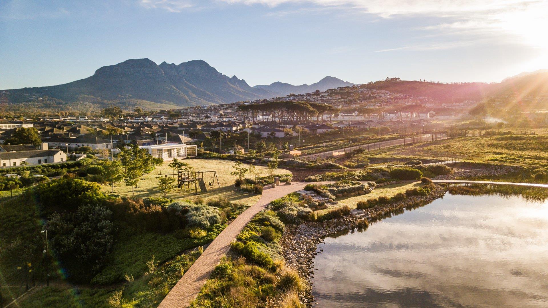 3 Bedroom House for sale in Somerset Lakes P24114681202