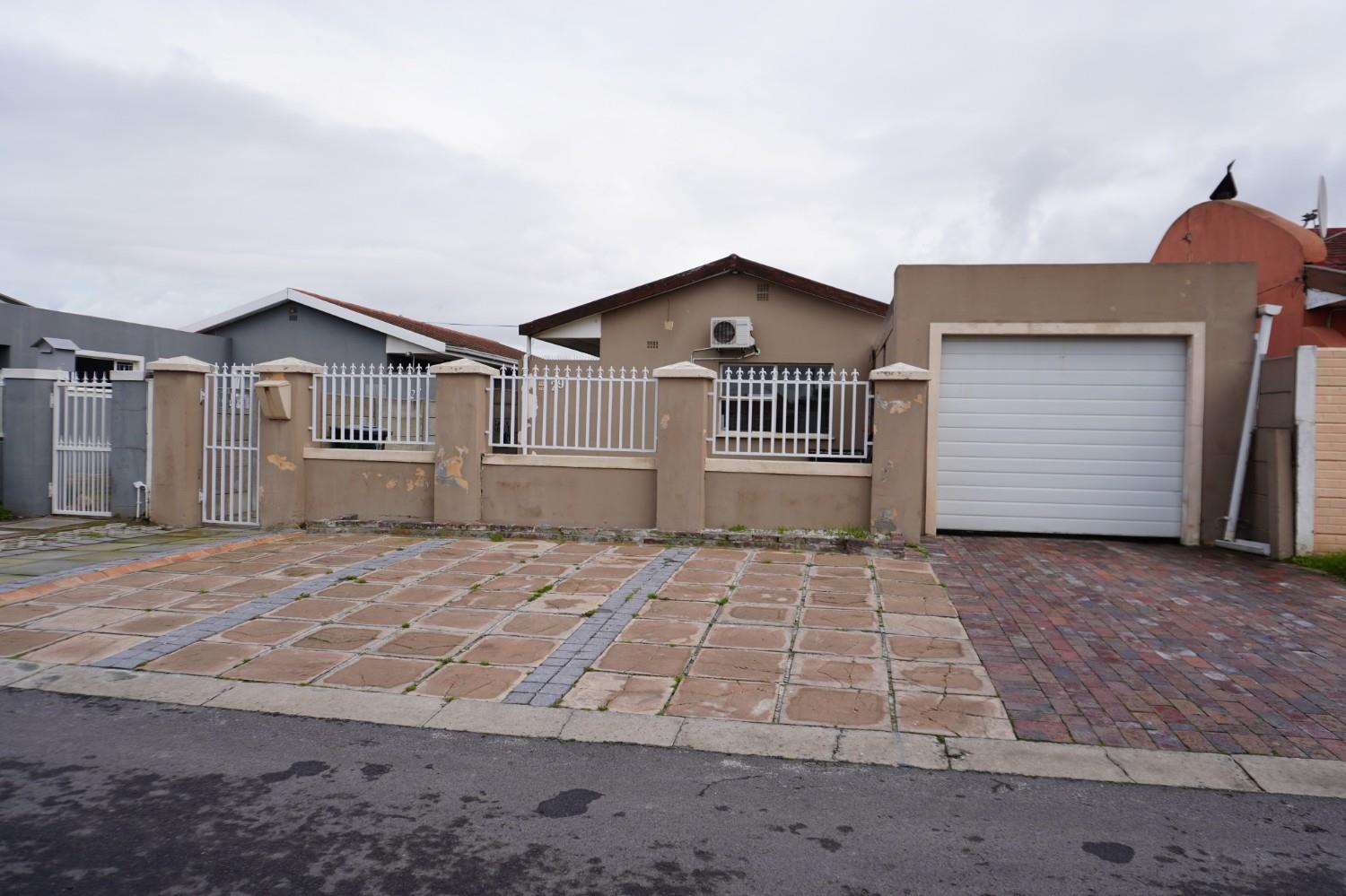 Property and houses for sale in Macassar Macassar Property