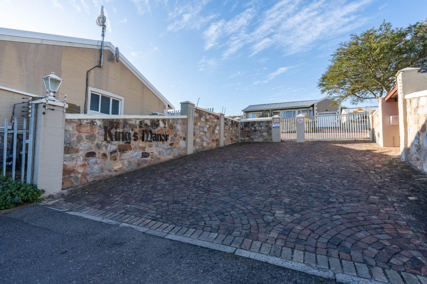 4 Bedroom House for sale in Oatlands North 11 Kings Manor, Kings