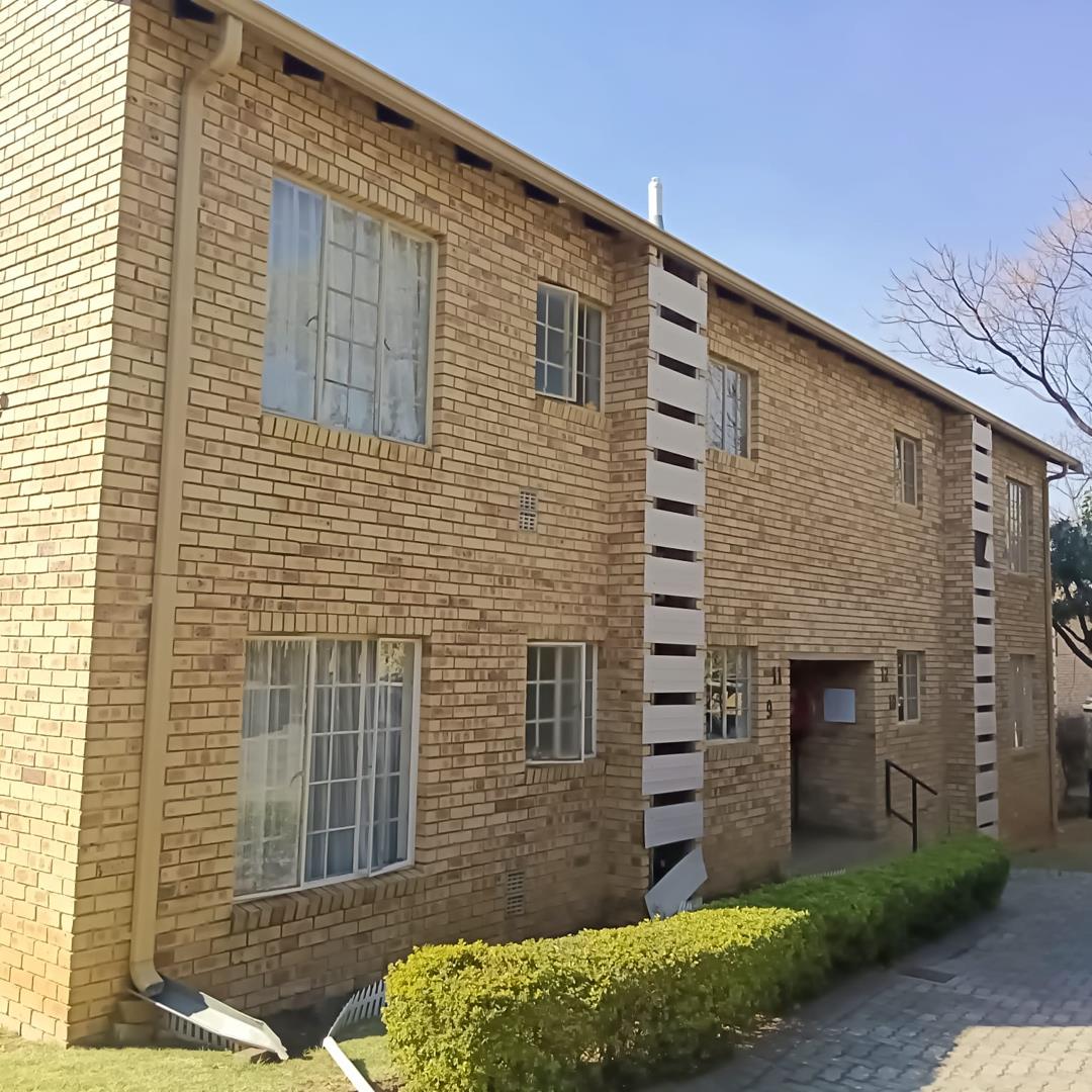 2 Bedroom Apartment / flat for sale in Northgate P24114682157