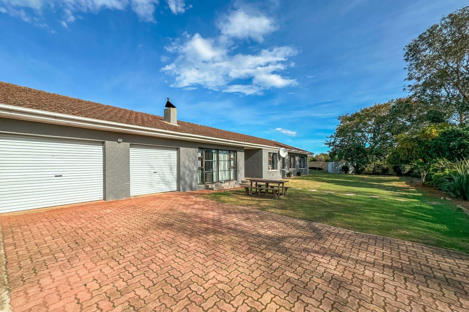 5 Bedroom House for sale in Lorraine Manor P24114682272