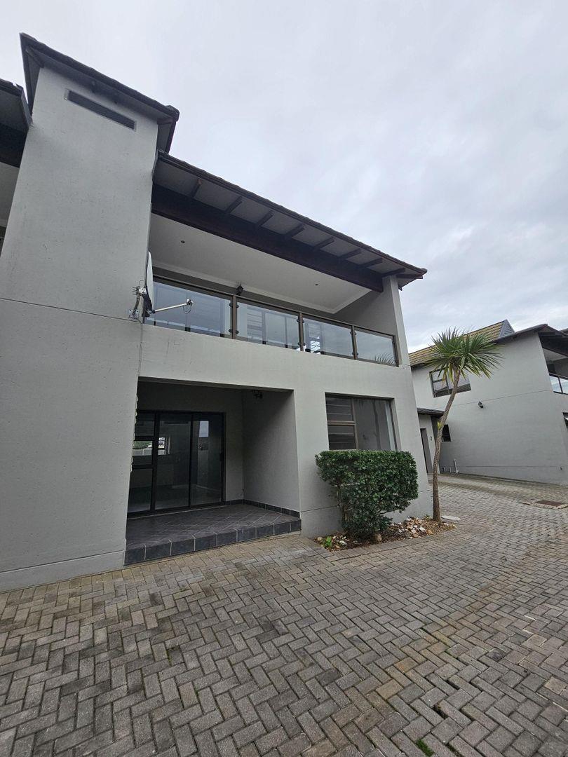 3 Bedroom Townhouse for sale in Wavecrest P24114682968