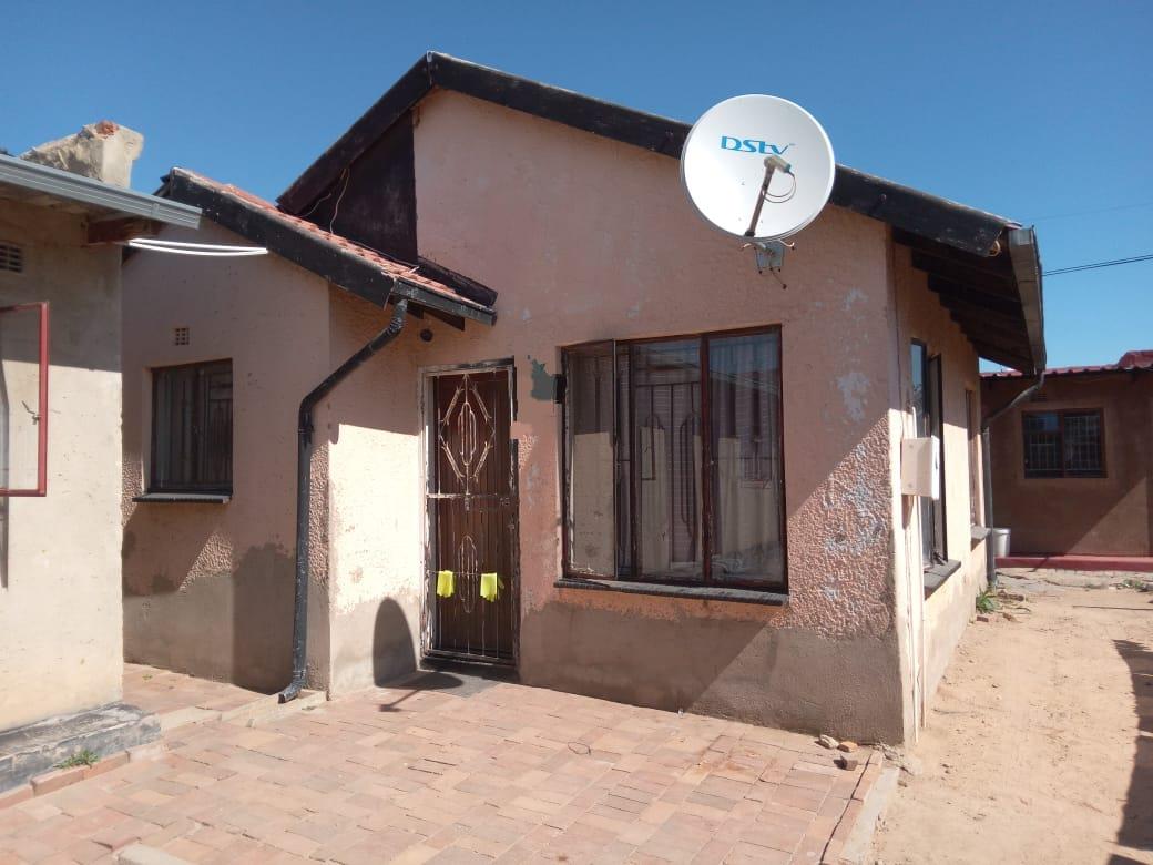 2 Bedroom House for sale in Diepsloot P24114683064