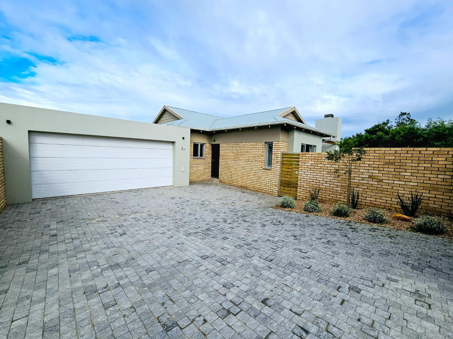 3 Bedroom House for sale in Pacaltsdorp P24114683406