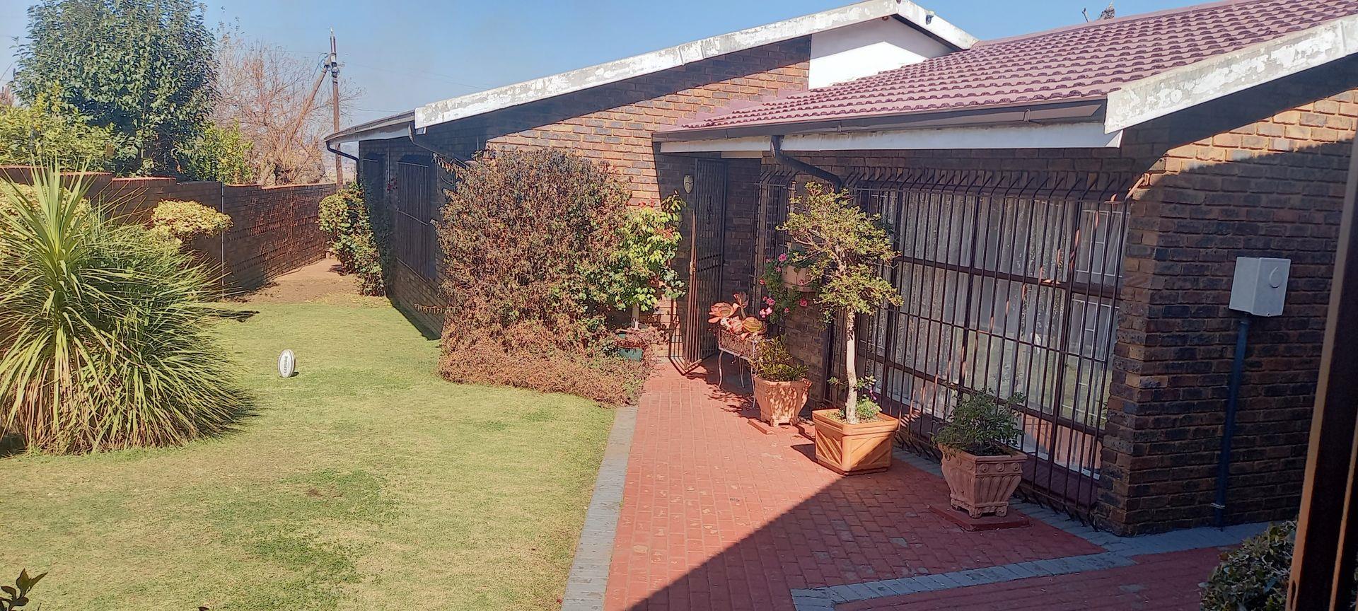 Pimville Zone 6 Property Property and houses for sale in Pimville Zone 6