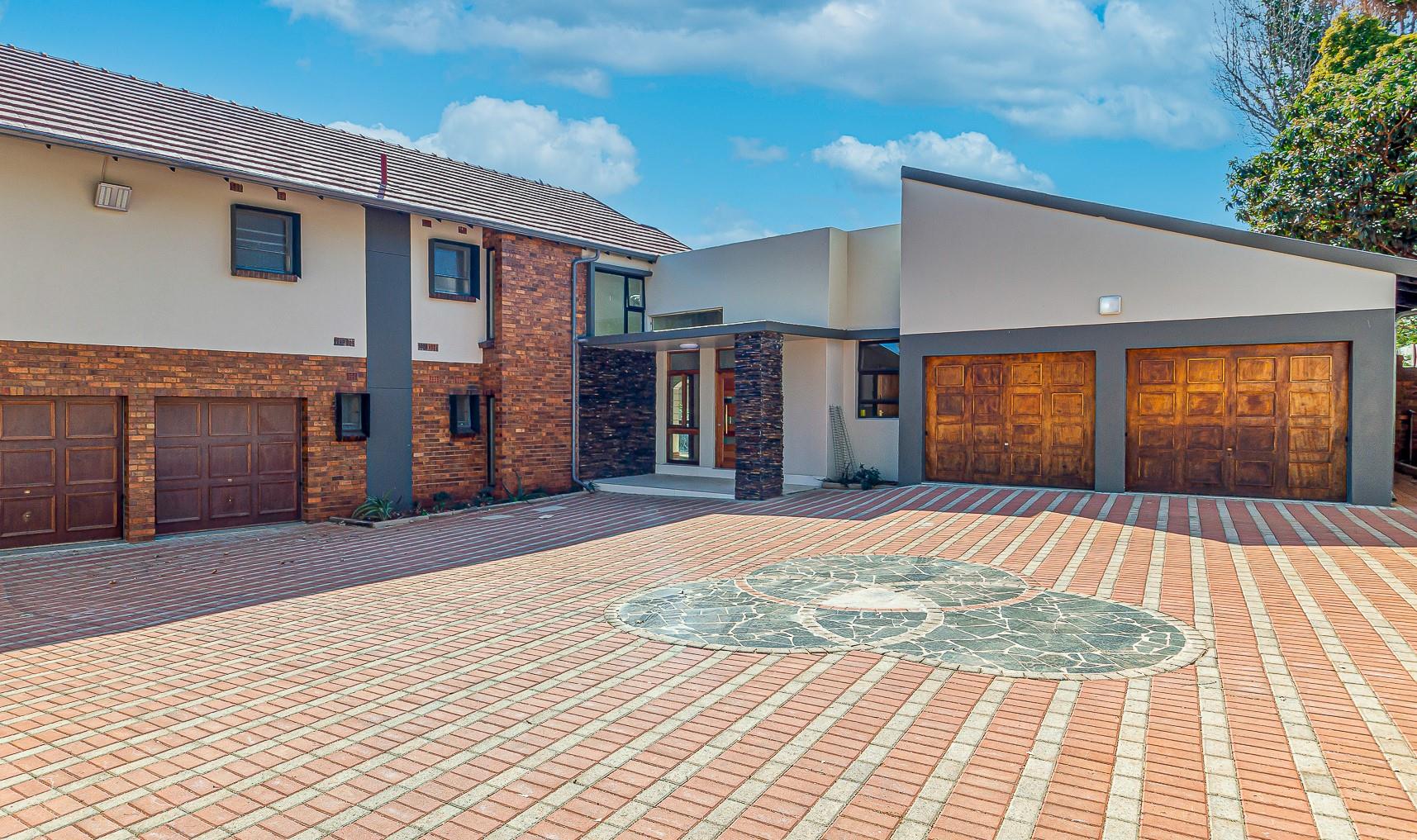 5 Bedroom House on auction in Bedfordview 53 Florence Avenue P24