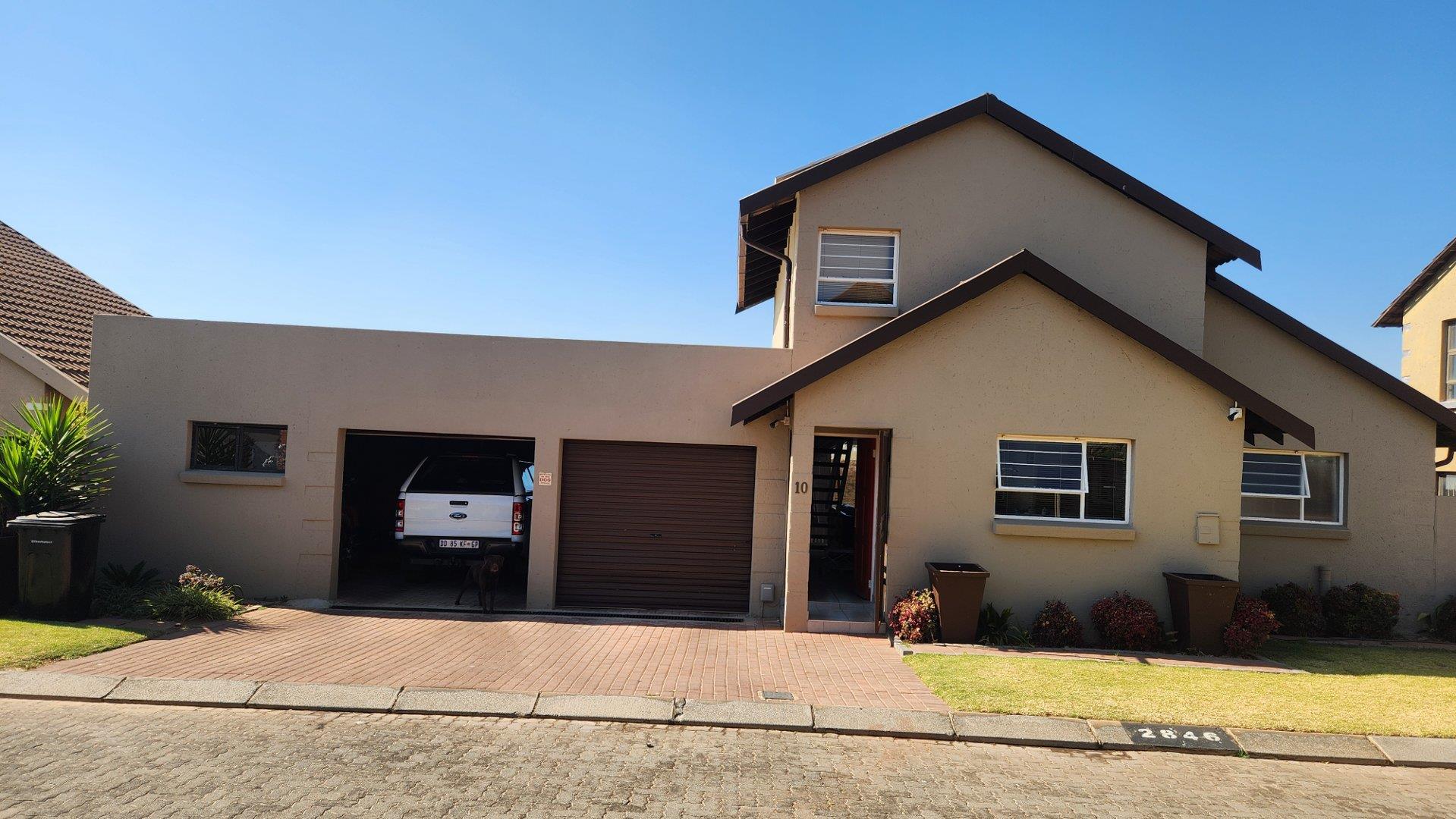 3 Bedroom Townhouse to rent in Glen Marais P24114690022