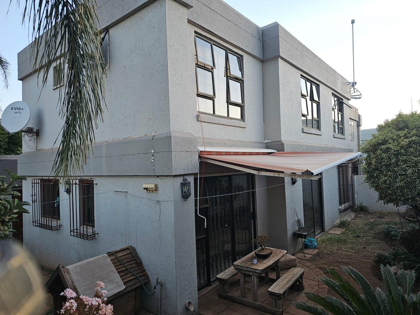 3 Bedroom House for sale in Morningside Manor Morningside Villas, 495