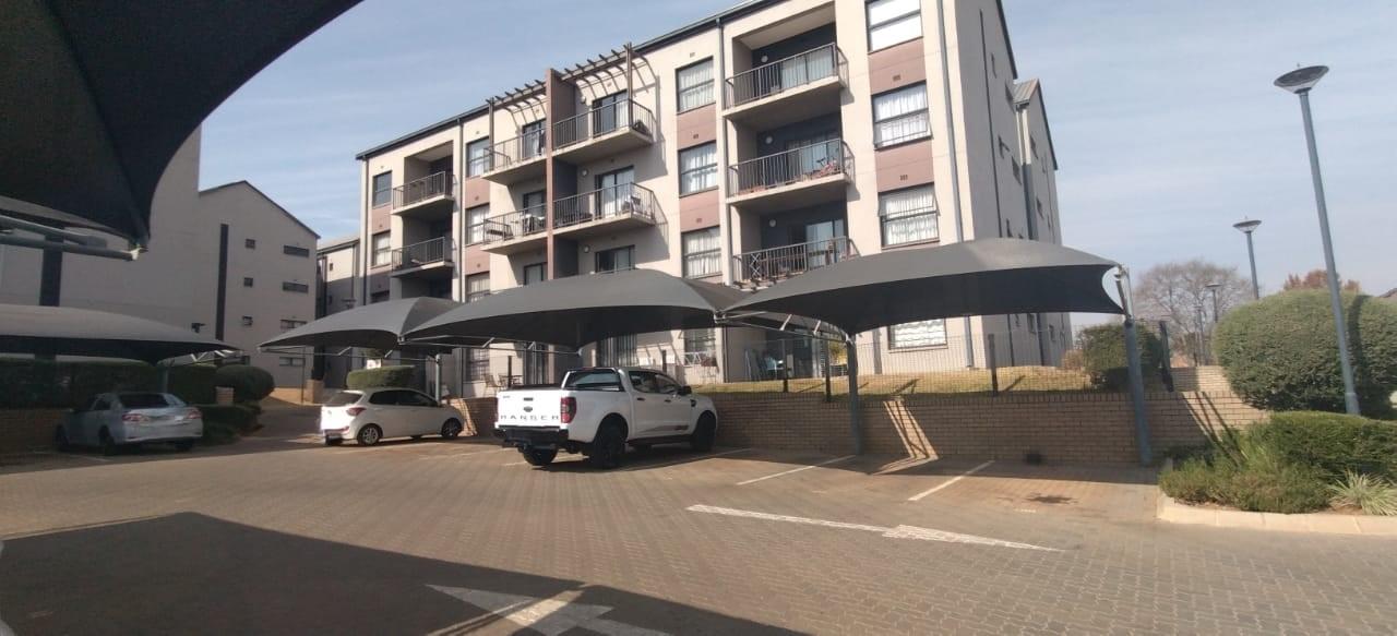 2 Bedroom Apartment / flat for sale in Clubview 240 End Avenue P24