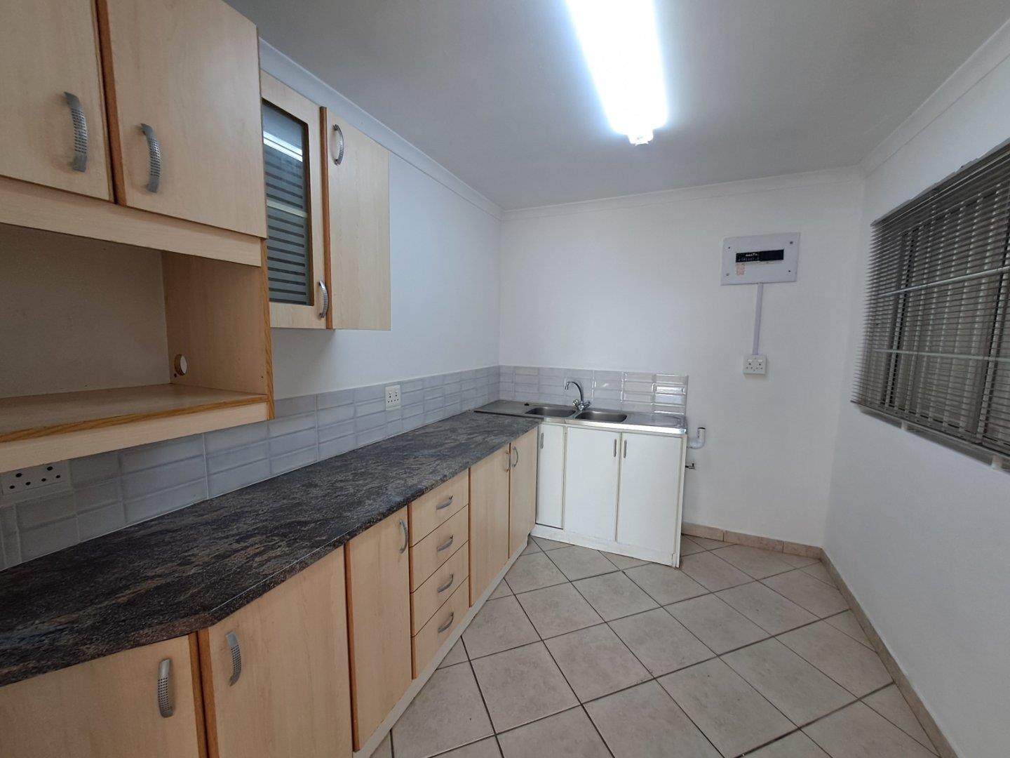 3 Bedroom Apartment / flat to rent in Overport P24114695472