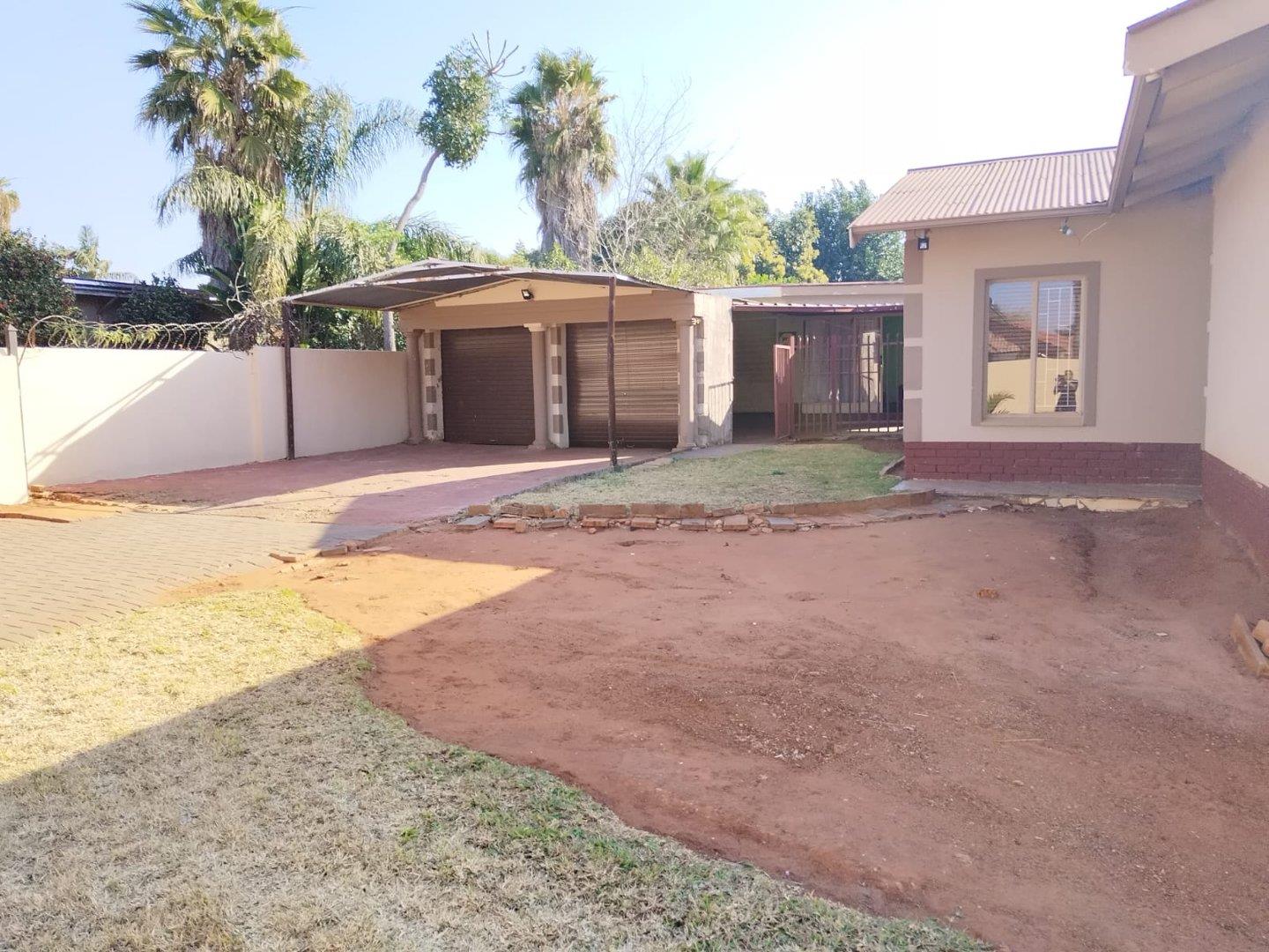 4 Bedroom House for sale in The Orchards P24114698674