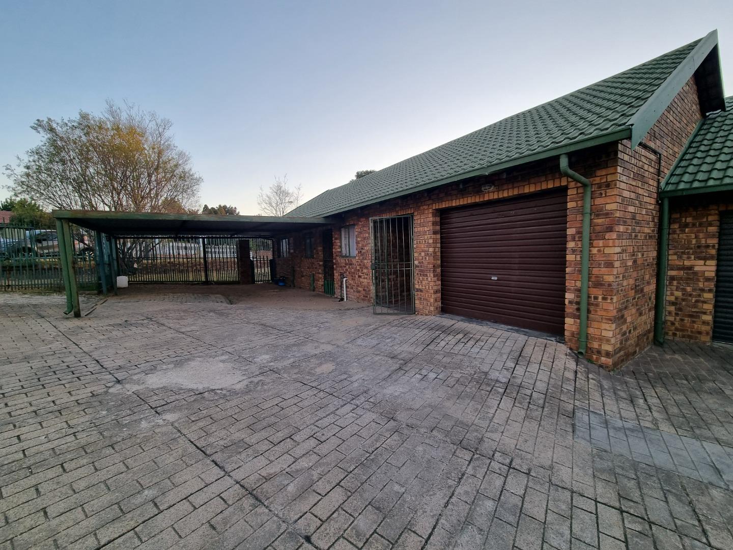 2 Bedroom House for sale in The Reeds 1 30 Evert Street P24114699198