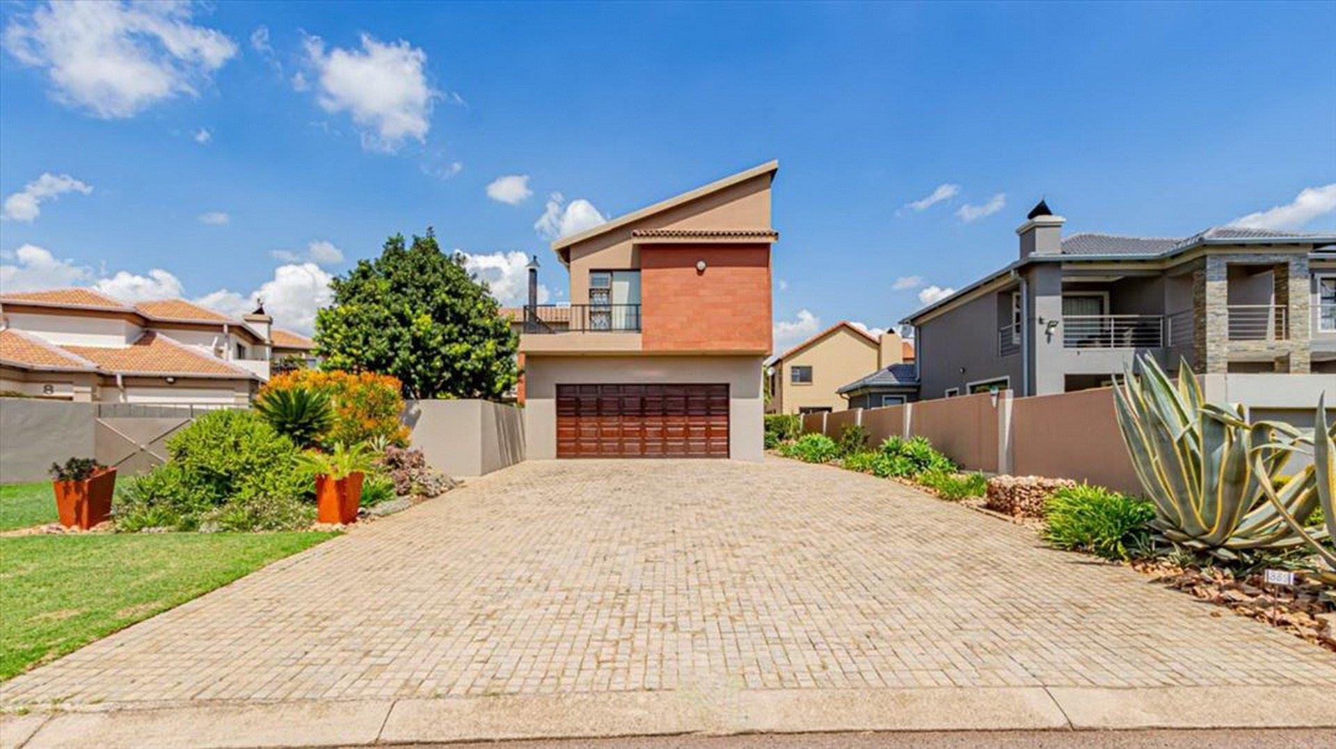 3 Bedroom House for sale in Glen Eagle Estate 6 Wooddove Place P24