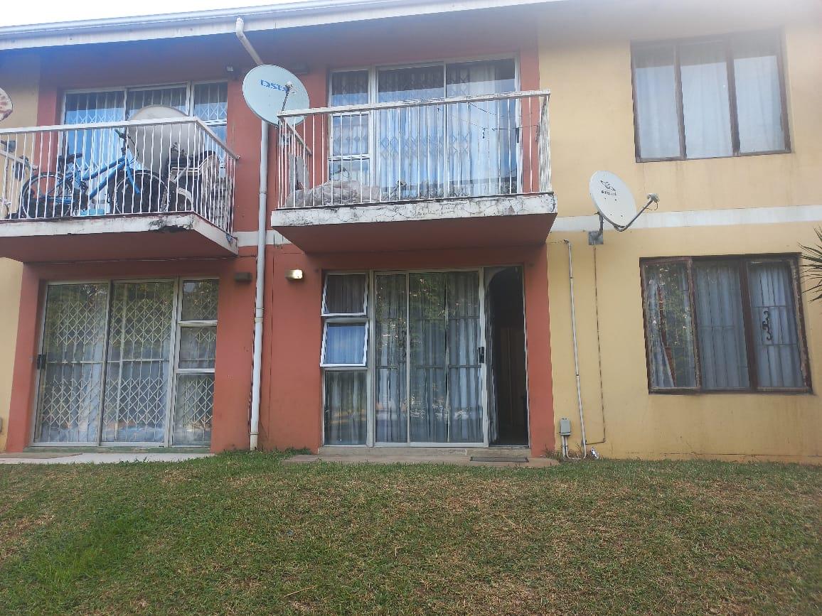 2 Bedroom Apartment / flat for sale in Woodhaven 100 Tern Way P24