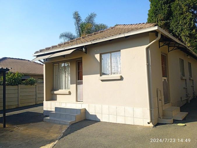 2 Bedroom House to Rent in Cosmo City