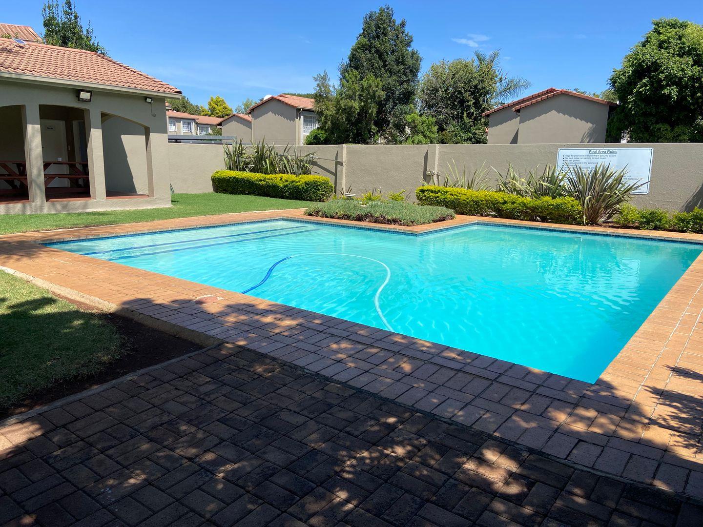 2 Bedroom Apartment / flat for sale in Robindale P24114707126