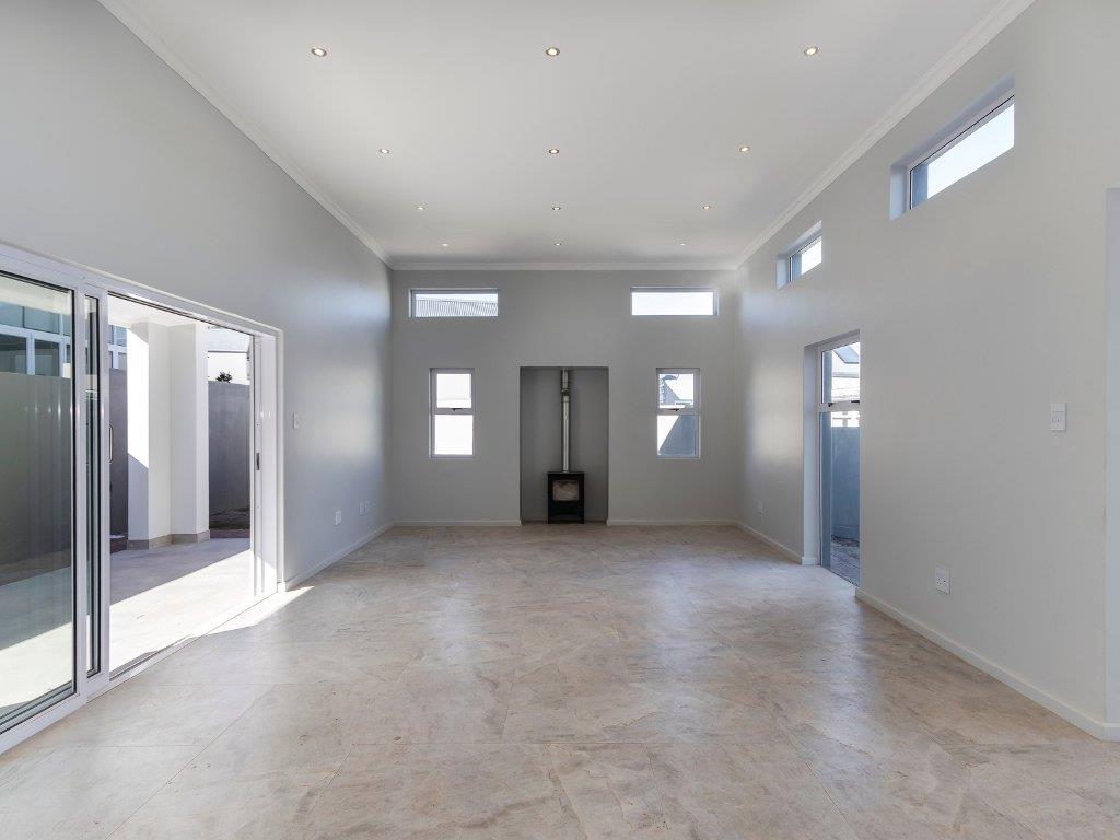 3 Bedroom House for sale in Somerset Lakes 15 Cape Cormorant P24