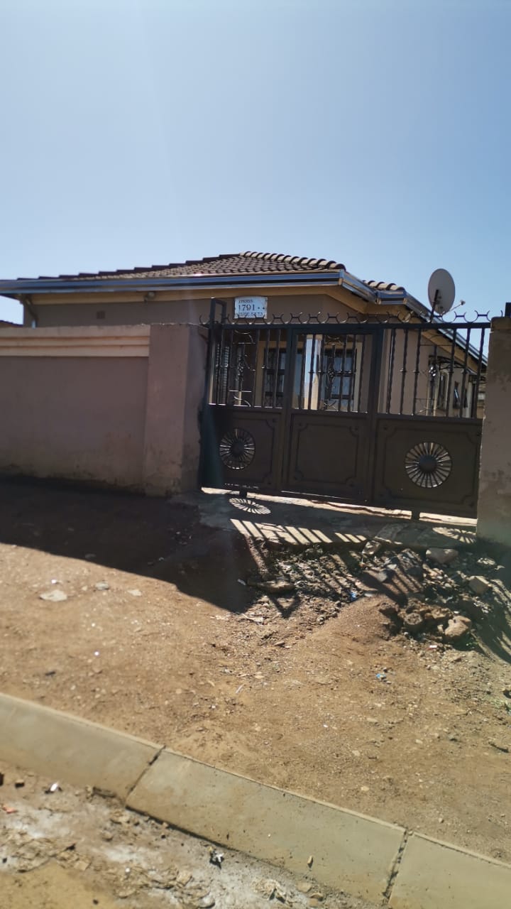 3 Bedroom House for sale in Orange Farm P24114707892
