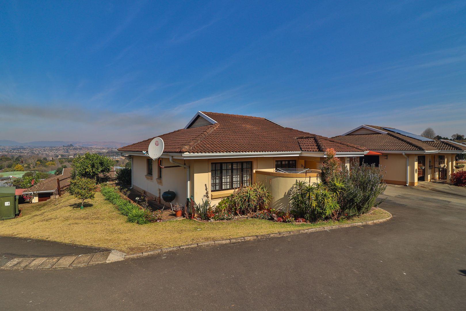 2 Bedroom House for sale in Eagle Ridge Estate P24114708982