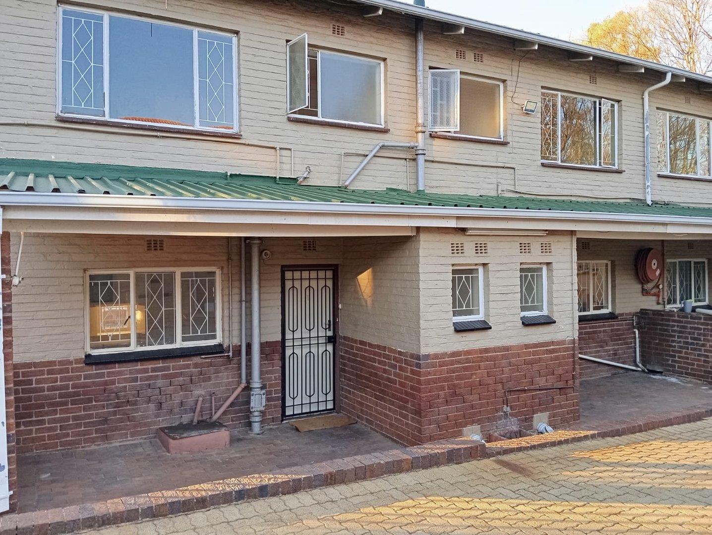 2 Bedroom Apartment / flat to rent in Windsor West P24114684532