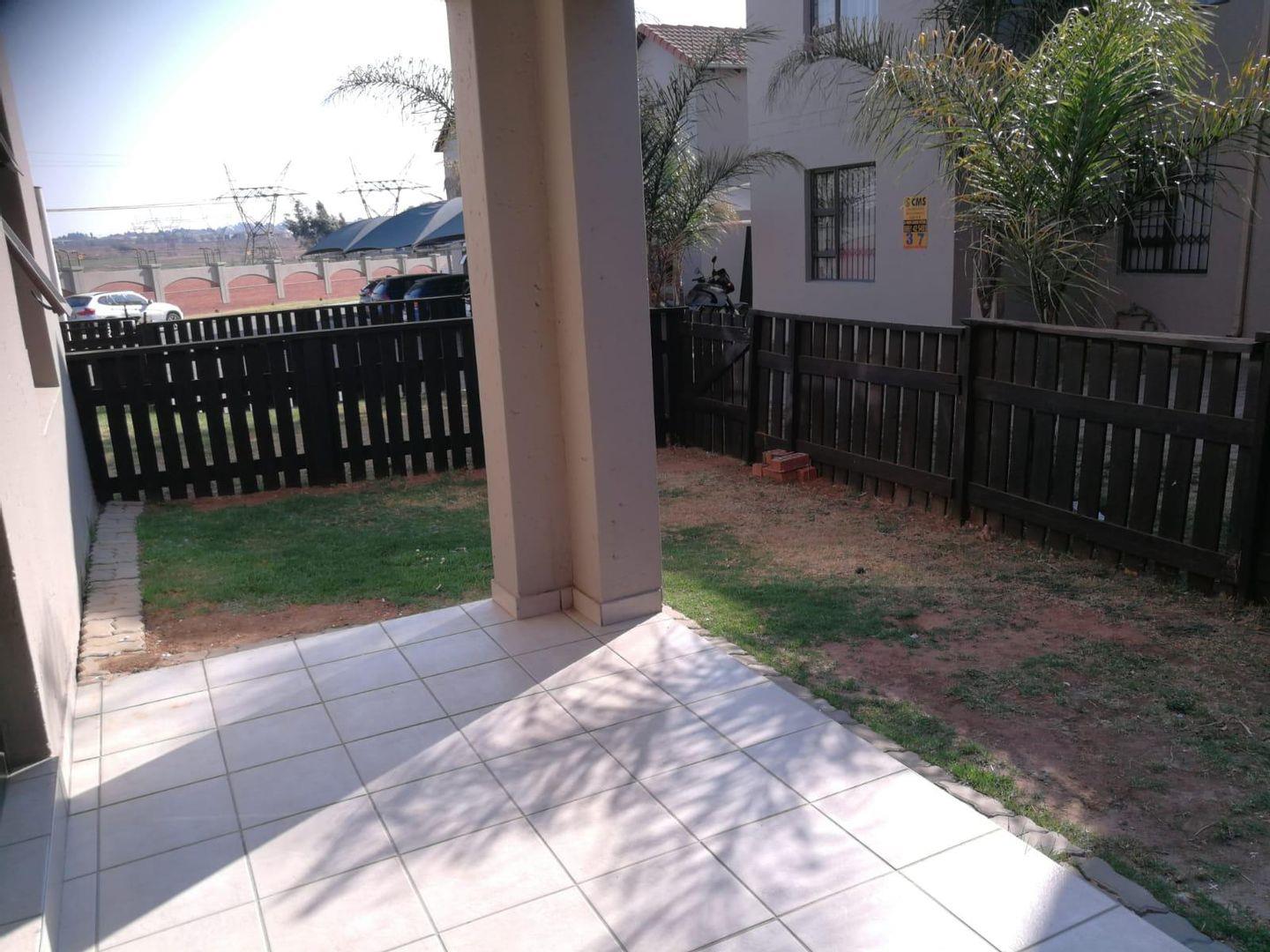 2 Bedroom Apartment / flat to rent in Brentwood Park 2 Road 4 Road