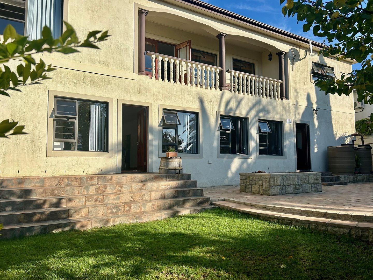 4 Bedroom House for sale in Tafelzicht 18 Simmentaler Street P24