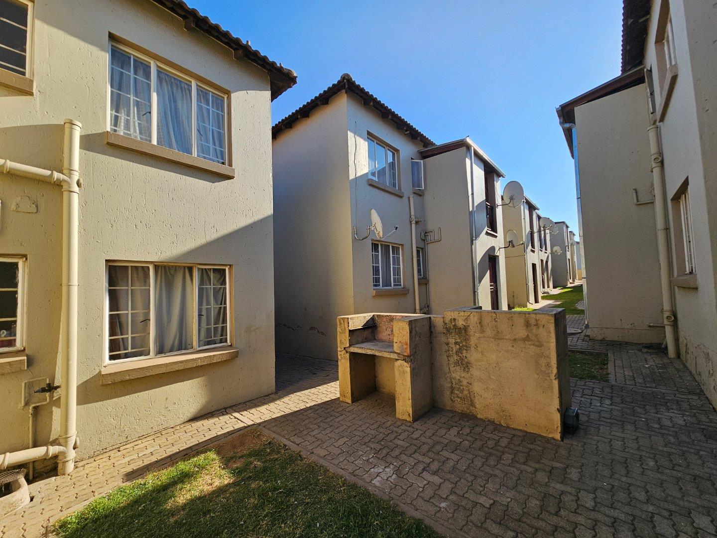 Elspark Property Apartments / flats for sale in Elspark