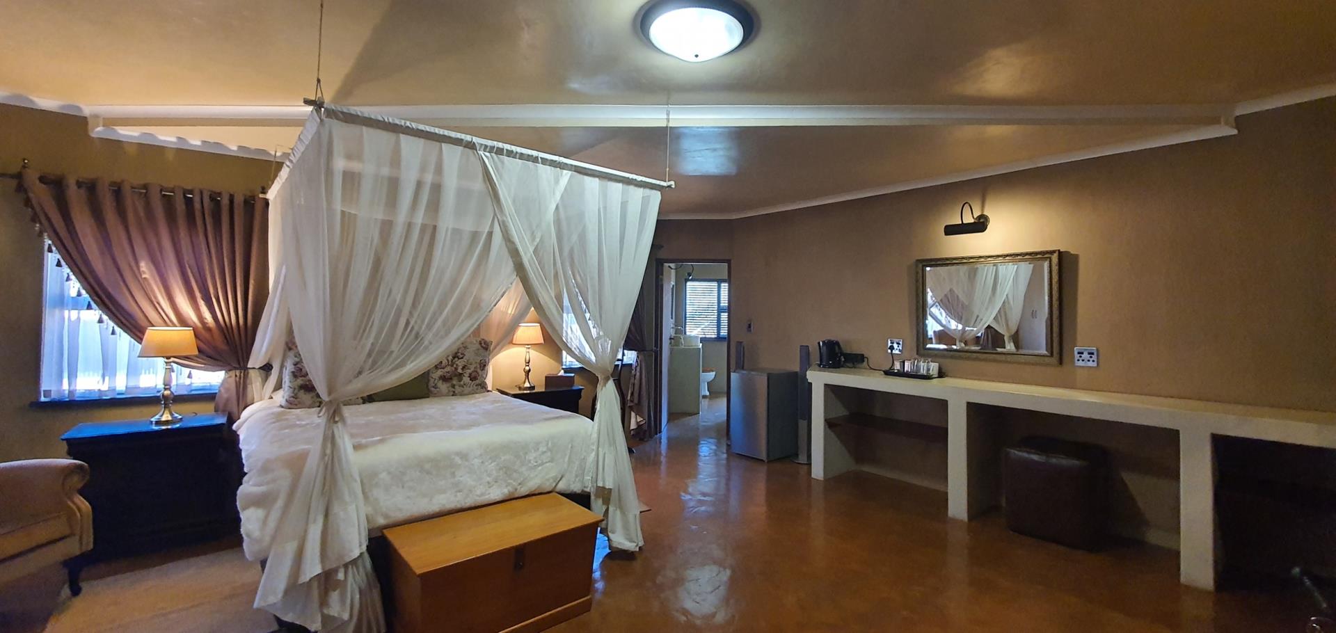 1 Bedroom Apartment / flat to rent in Ferndale Big Six Guesthouse