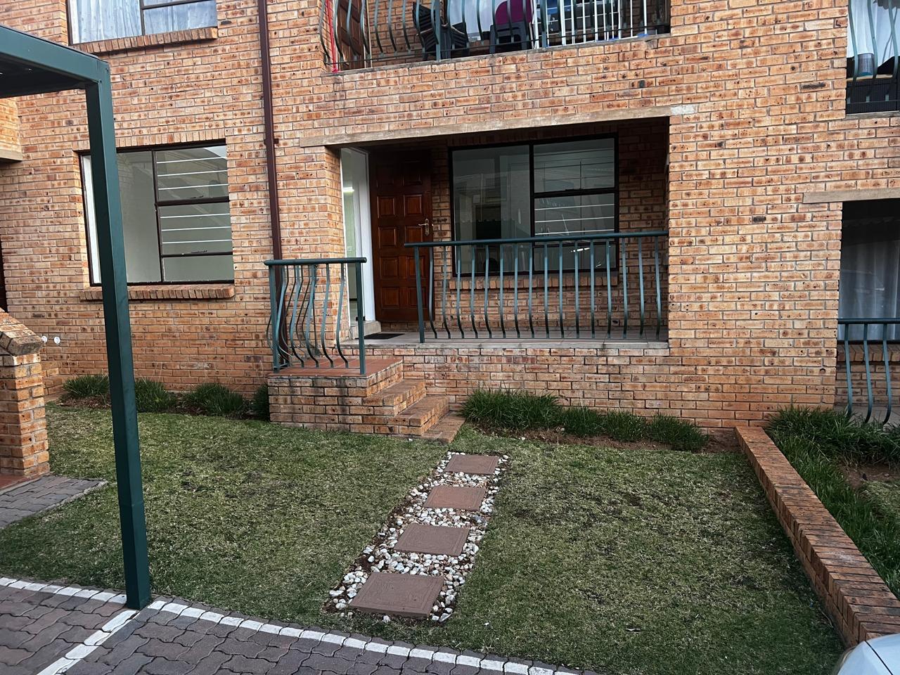 2 Bedroom Apartment / flat to rent in Ferndale 299 Main Avenue P24