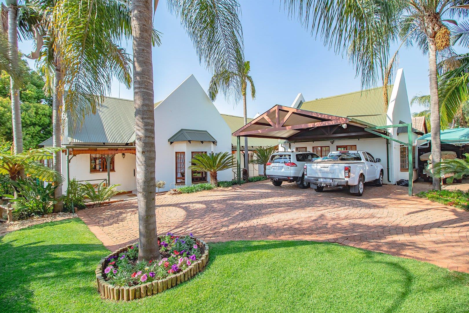 4 Bedroom House for sale in Montana Park P24114727030