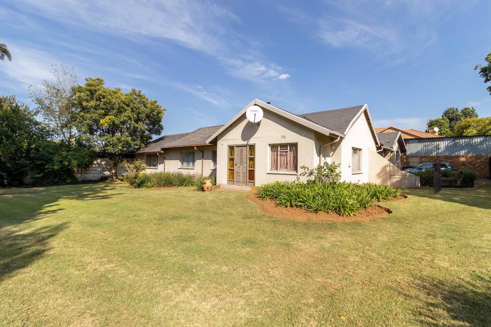 4 Bedroom House for sale in Beyers Park P24114268589