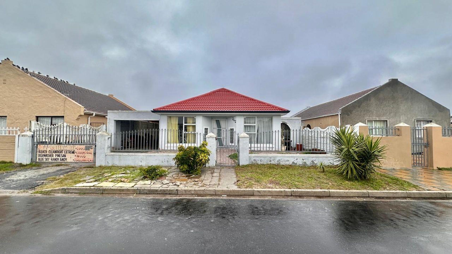 5 Bedroom House for sale in Grassy Park P24114723892