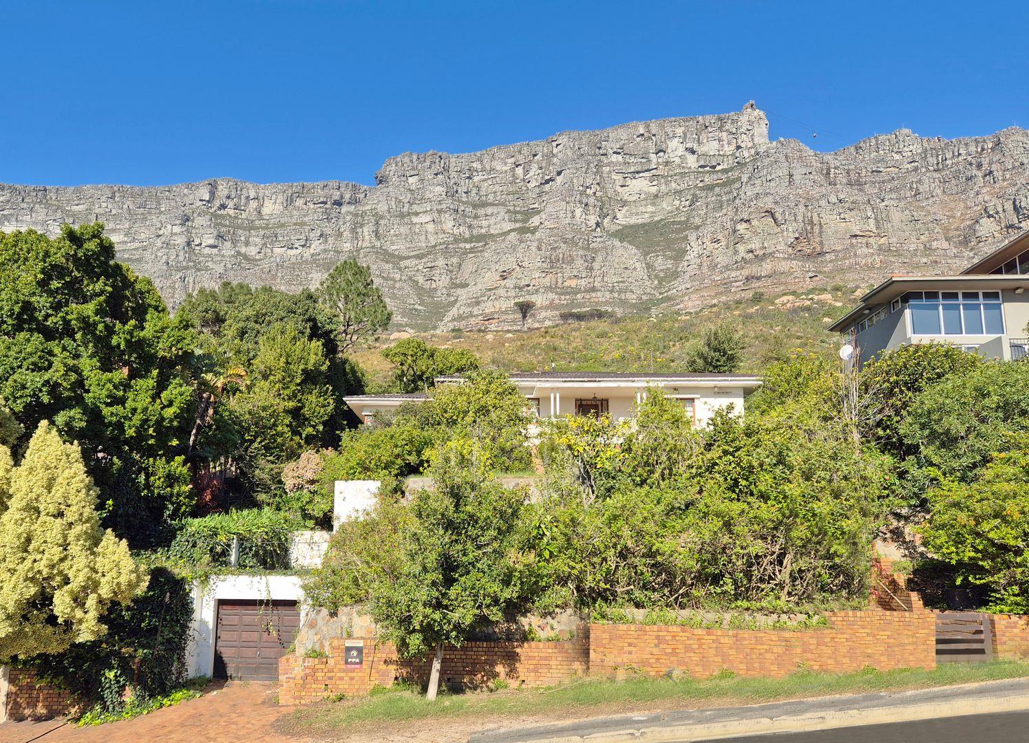 3 Bedroom House for sale in Oranjezicht P24114701158