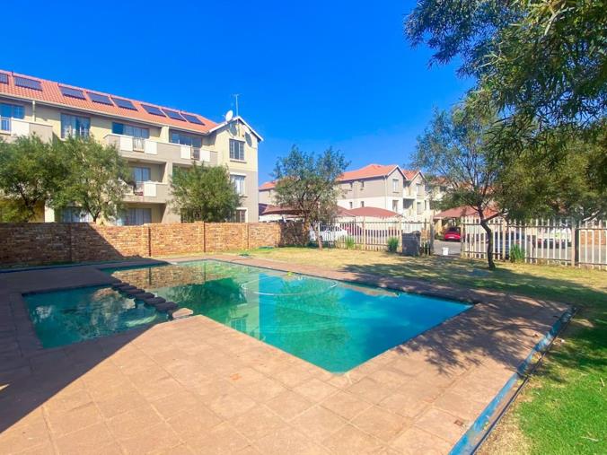 2 Bedroom House to Rent in Lakefield