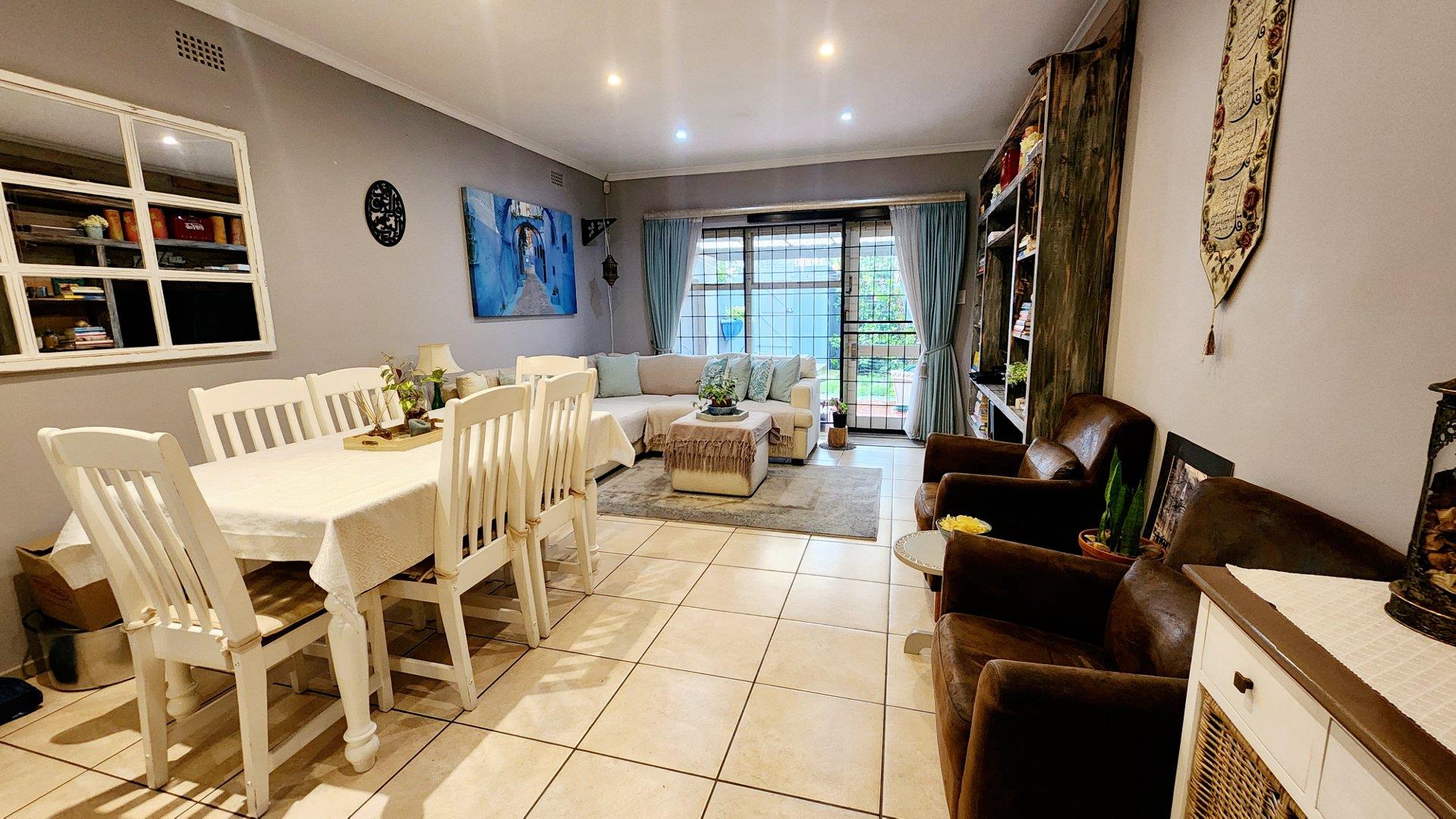 2 Bedroom House for sale in Soneike 4 Pionier Street Elfredo Park