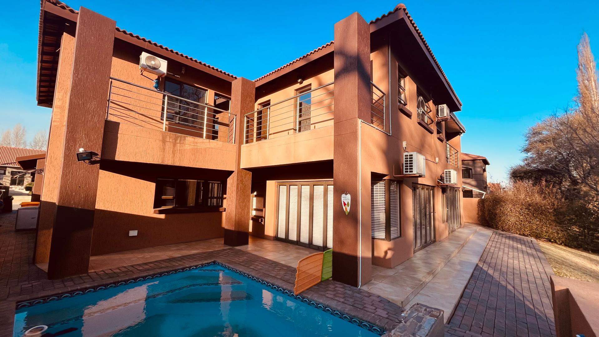 3 Bedroom House for sale in Emfuleni Golf Estate P24114726440