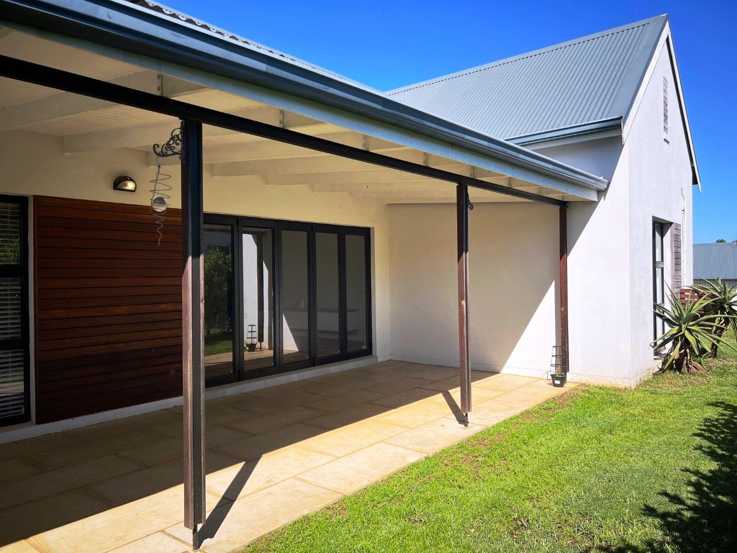 3 Bedroom Townhouse for sale in Emberton Estate P24113731351