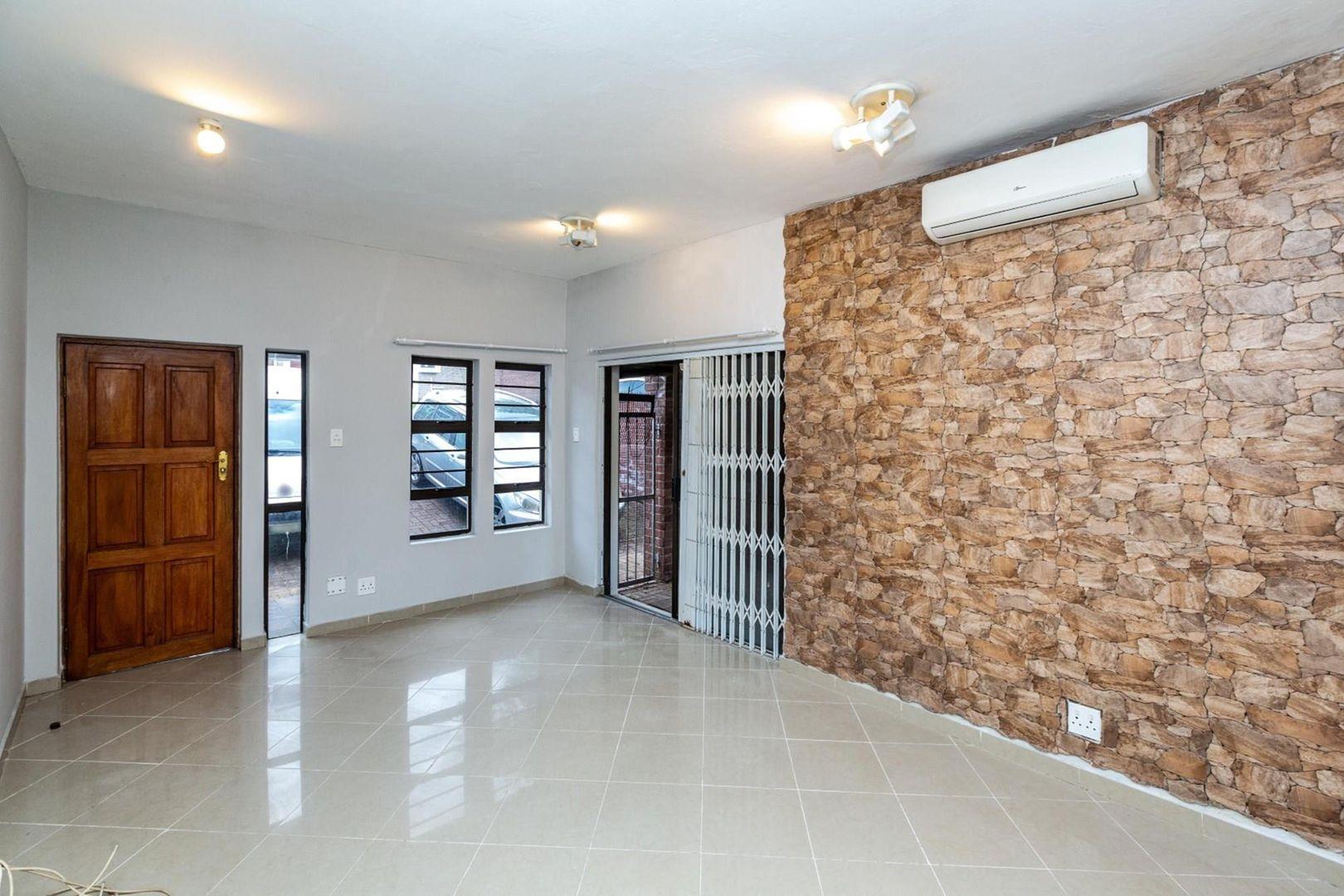 3 Bedroom Townhouse for sale in Abbotsford P24114729208