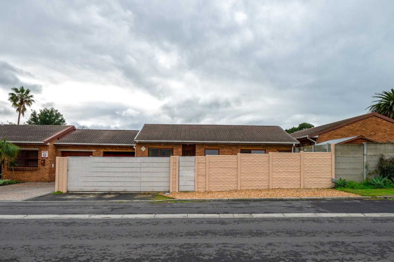 3 Bedroom House for sale in Silver Oaks P24114729823