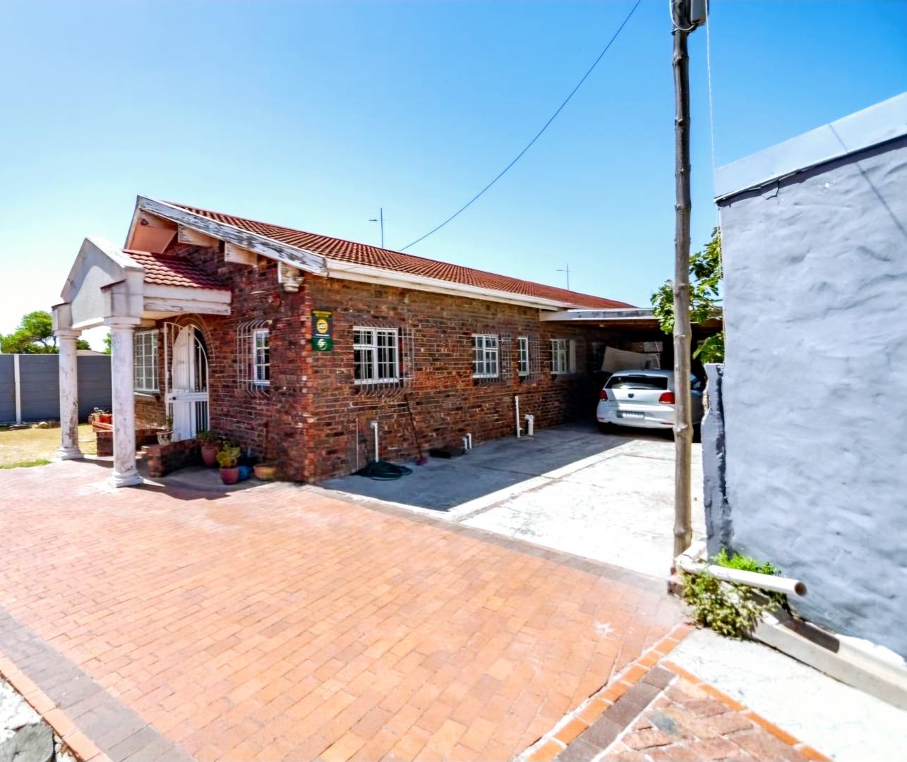 7 Bedroom House for sale in Lansdowne P24114451332