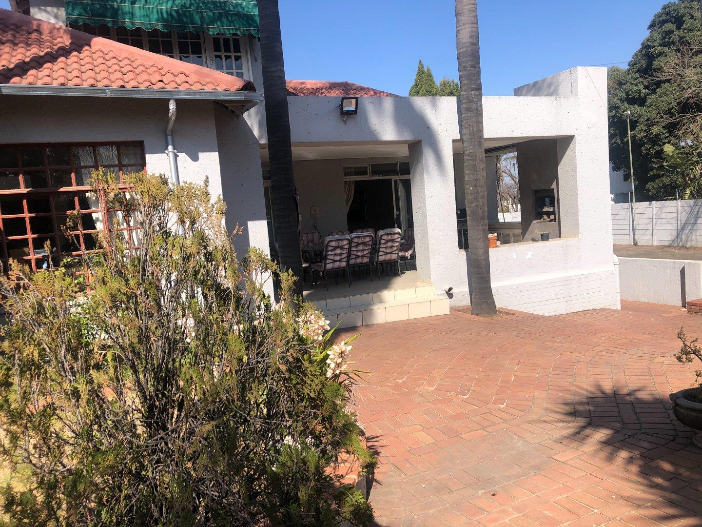 4 Bedroom House for sale in Bramley P24114731706