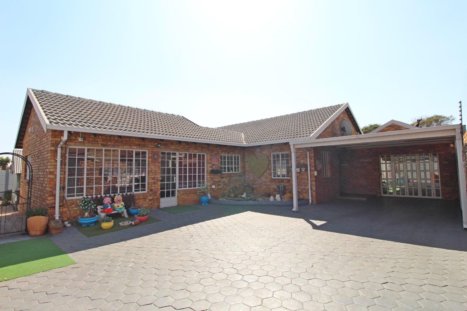 Pretoria East Property House for sale in Pretoria East