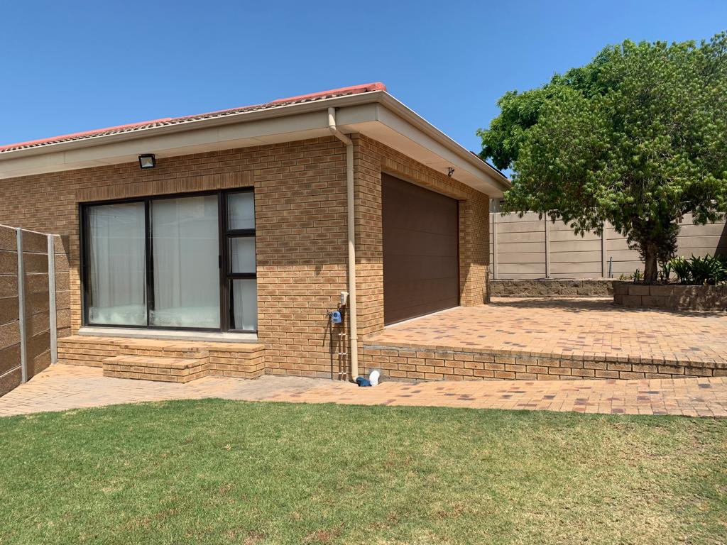 Amanda Glen, Durbanville Property Property and houses to rent in