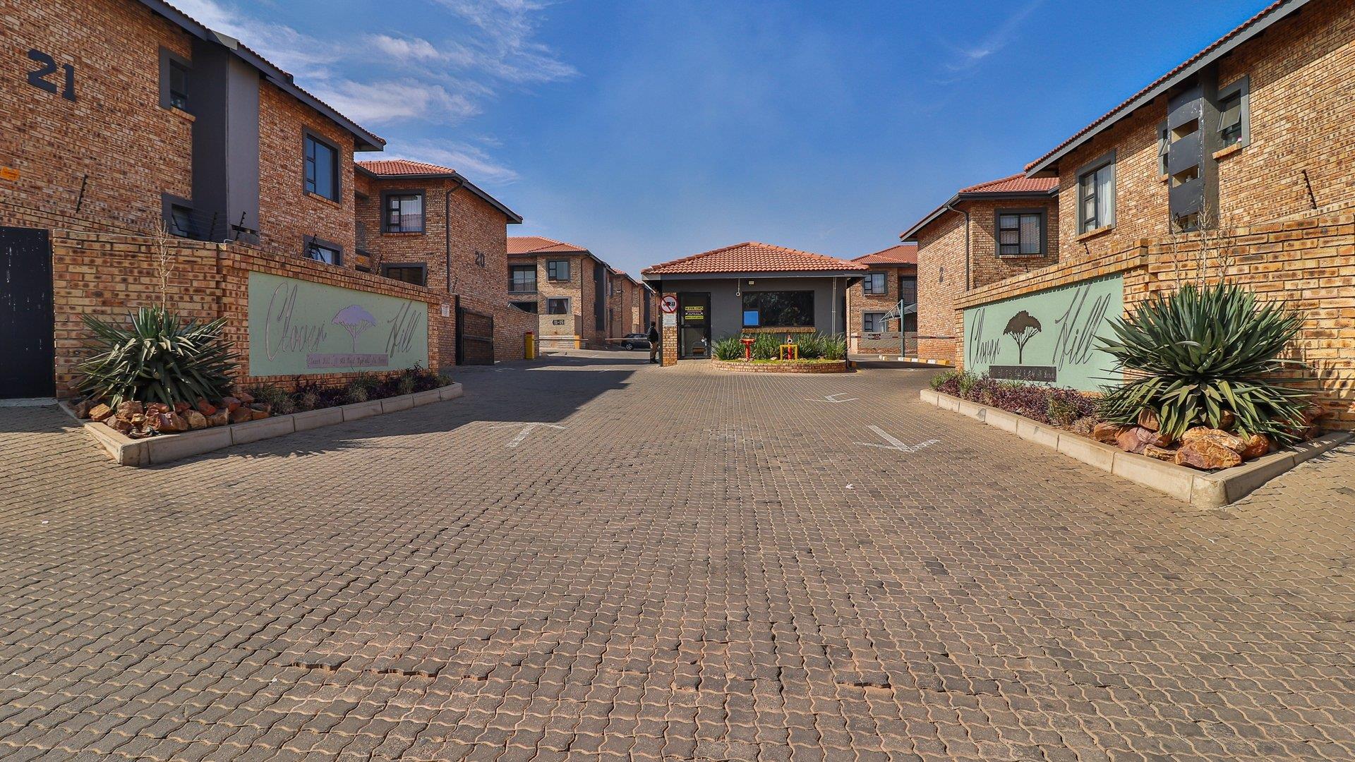 3 Bedroom Apartment / flat for sale in Cloverdene P24114564982