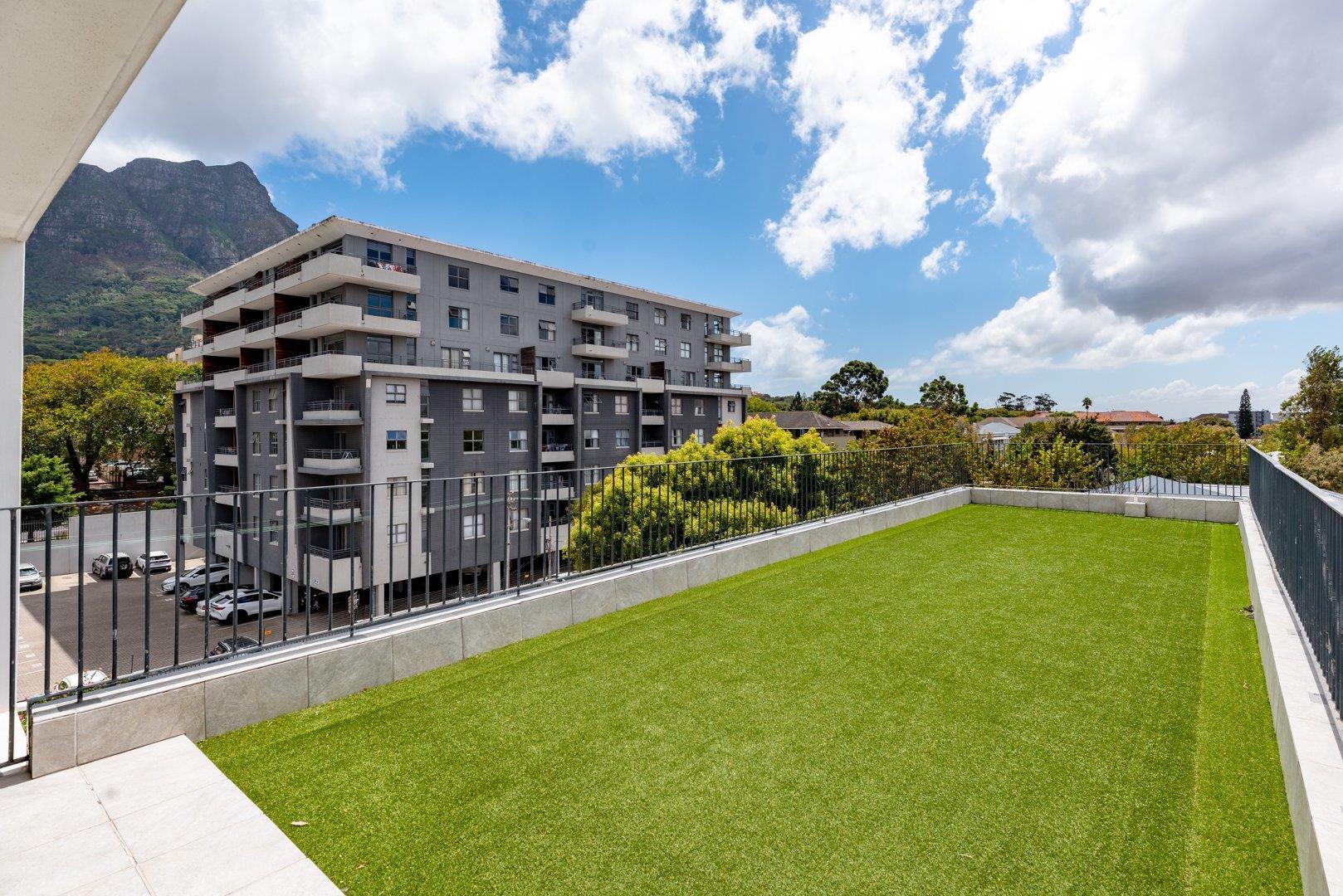 2 Bedroom Apartment / flat for sale in Rondebosch P24114011756