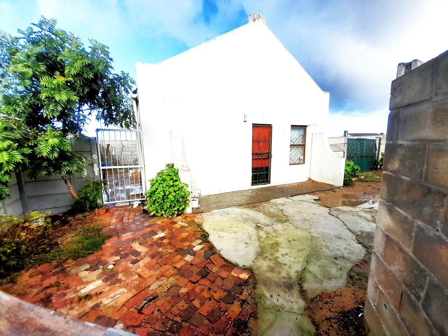 Property and houses for sale in Macassar Macassar Property